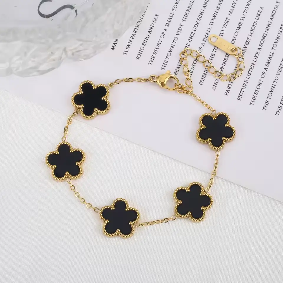 Five-Leaf Clover Mother of Pearl Bracelet – Elegant Women’s Jewelry