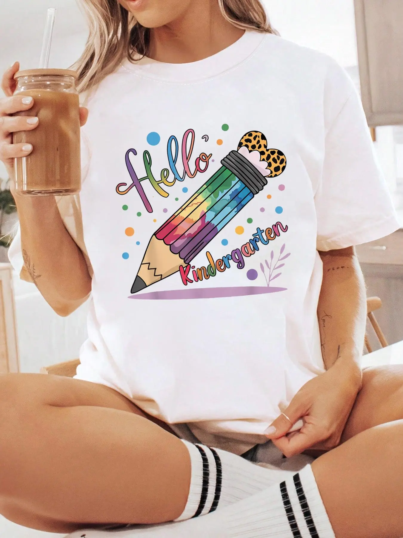 Women's Hello Kindergarten Graphic T-Shirt - Unisex 100% Cotton Short-Sleeve Round-Neck Loose-Fitting Casual Style Top for 1st Day of School, Super Soft, Printed, Clothes, All Seasons, Do Not Bleach, Large, Party, Shortsleeve