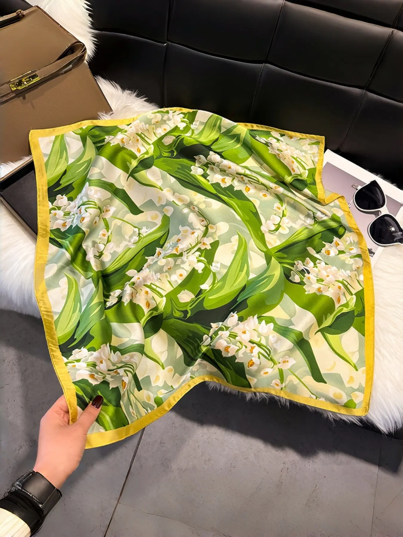 Elegant French Style Floral Print Scarf, 70cm Square Silk Headscarf for Women, Spring Summer Versatile Wrap, Stylish Necktie, Fashion Hair Scarves, Floral Pattern Shawl