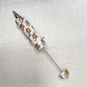 Daisy DIY accessory fashion: flower balls and pen