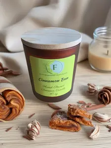 Cinnamon Bun Hand Poured BeesWax Candle 10oz