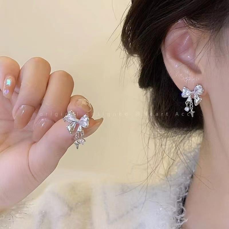 Bow-shaped Cubic Zirconia Stud Earrings for Women Niche Design Fashionable Elegant Trendy Accessories Sparkling Effect