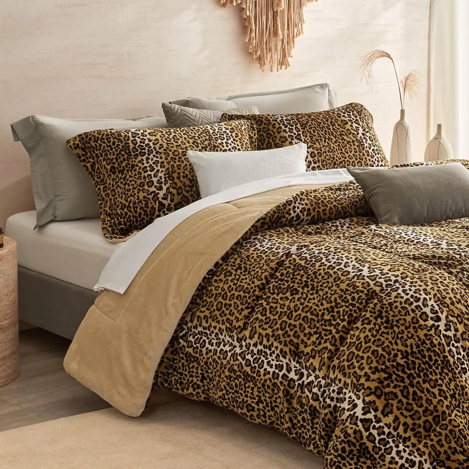 Leopard  Flannel  Comforter Set- Print Western Blanket,Luxury Fuzzy Heavy Bedding Set,3 Pieces Plush Winter Bed Set with Comforter (90"x104")&2 Pillow Shams (20"x36"