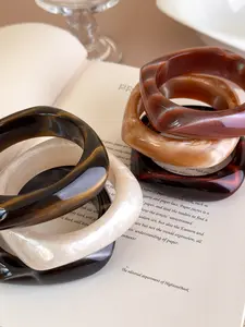 1pcs Marble Texture Acrylic Hand Bracelet, Exaggerated Tortoiseshell Color Design, Unique Square French Wide Edge Fashion Accessory, Elegant Bangle