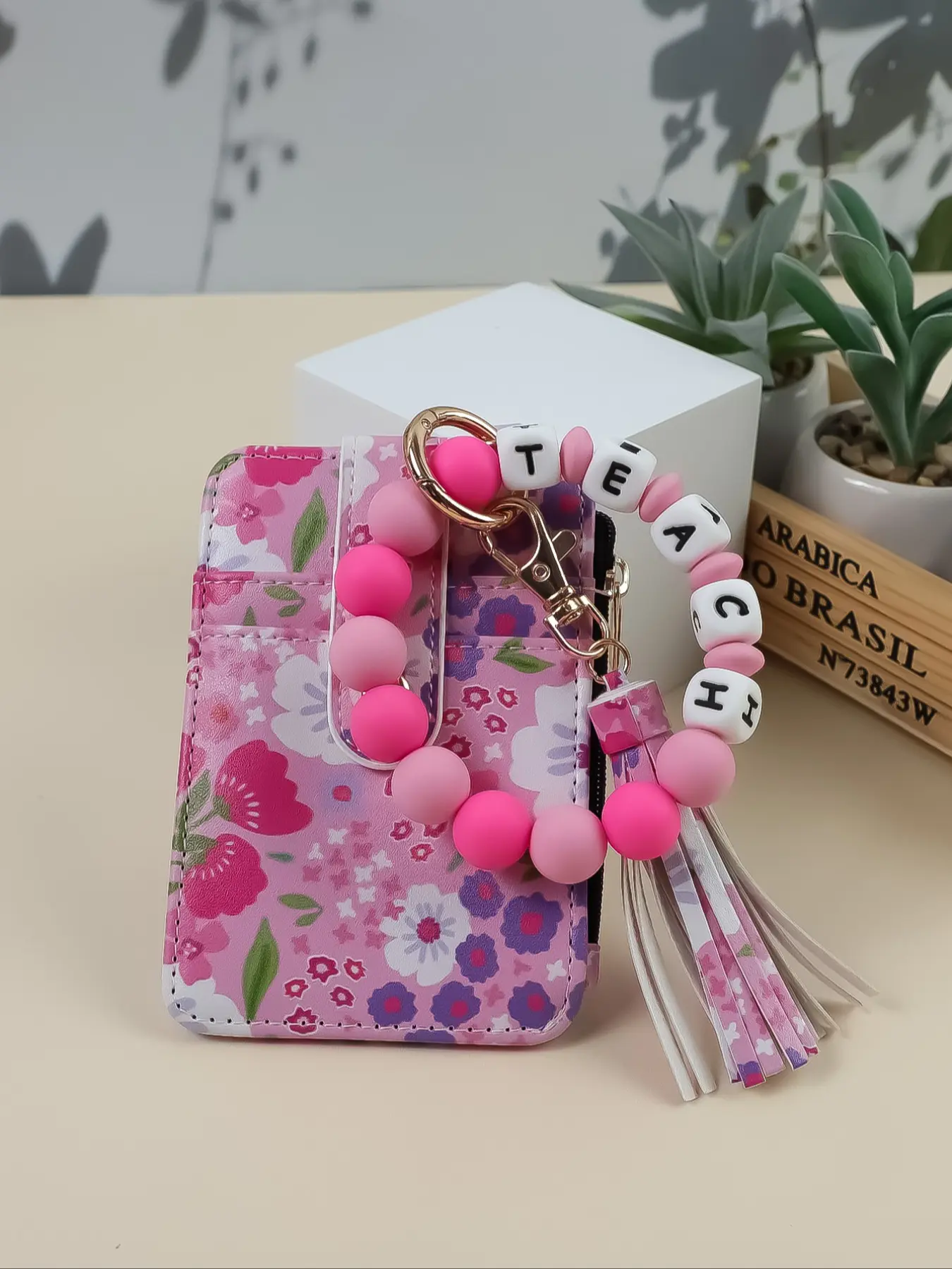 Colorful Beaded Wrist Floral Pattern Flower Keychain with Teach Element, Preppy Style PU Fabric, Perfect Teacher Gift, Functional and Stylish Keyring Accessory, Teacher Keychains
