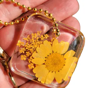 Resin Handmade Pressed Flower Keychain keys
