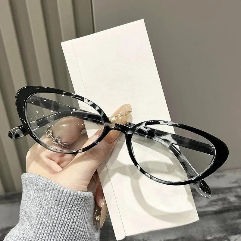 Cat-Eye Fashion Reading Sunglasses for Women, Ultra-Lightweight Small Frame for Farsightedness, Diopter +0.0 to +4.0, Farsighted Women's Sunglasses
