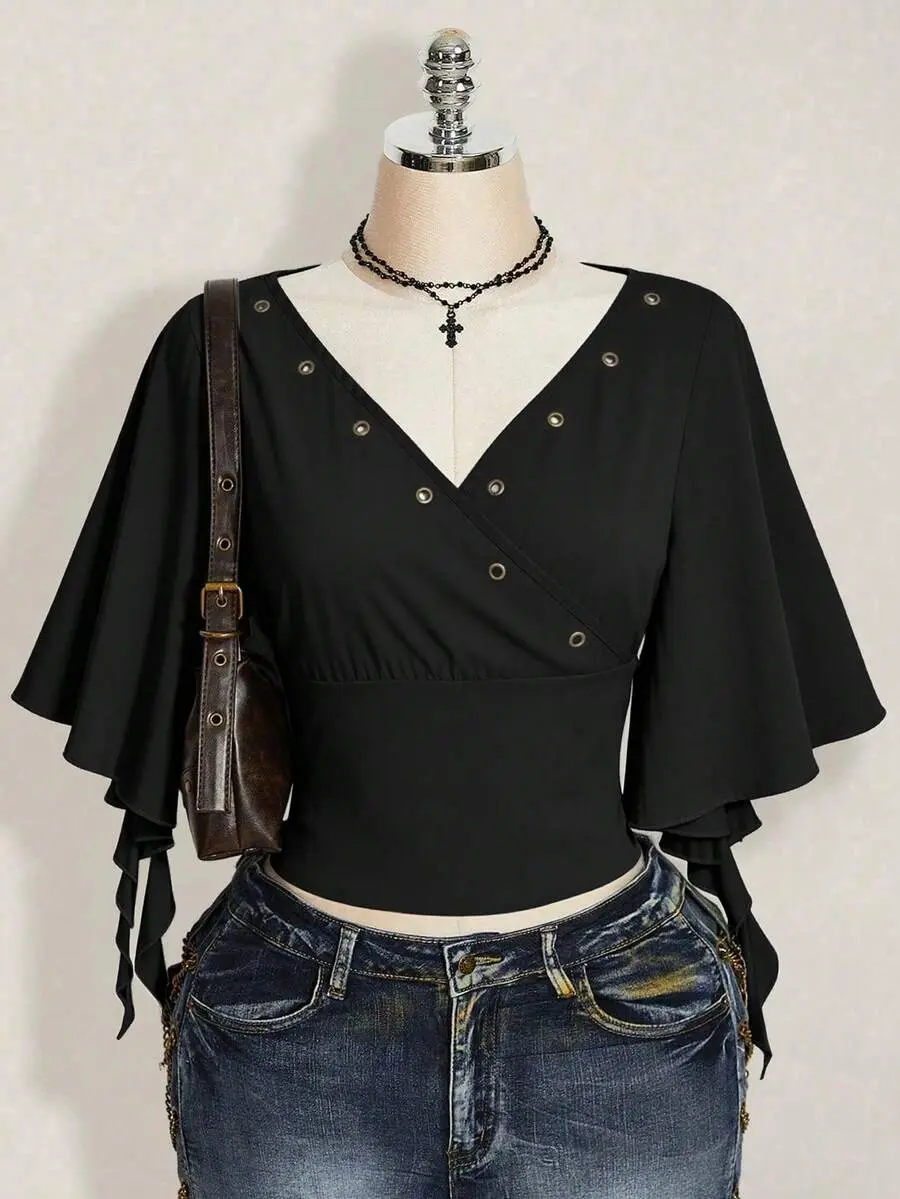 Plus Size Women's Summer Dark Punk Style Black Surplice Neck Ruffle Sleeve Grommet Detail Fitted Cropped T-Shirt