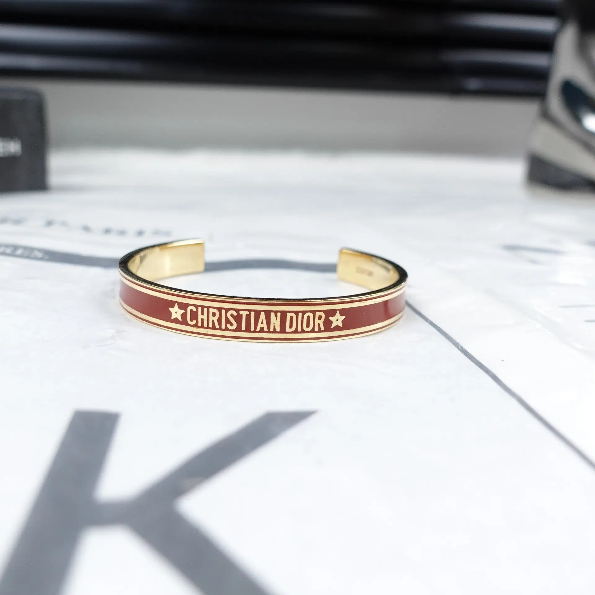 Pre-owned Dior Gold Tone Red Enamel Bracelet T10317418