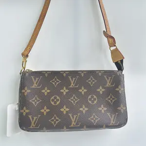 Pre-owned ：Pre owned Louis Vuitton Monogram Canvas Shoulder Bag Pochette D0004