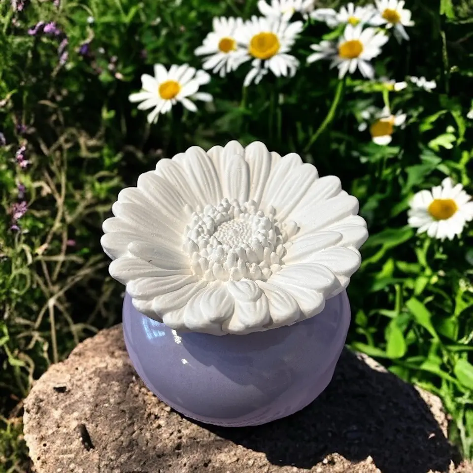 Daisy Porcelain Bisque Diffuser