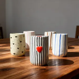 Handmade Ceramic Travel Mug Unique Leakproof Design Dishwasher and Microwave Safe Non Toxic Lead Free Glaze Ideal Gift Ceramic Coffee Cups with Lid Tumbler