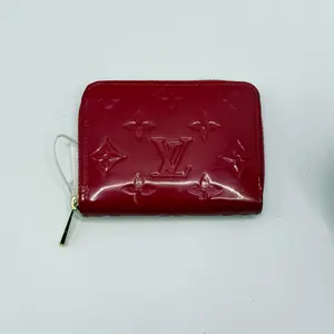 Pre-owned Louis Vuitton LV RED PATENT LEATHER PURSE