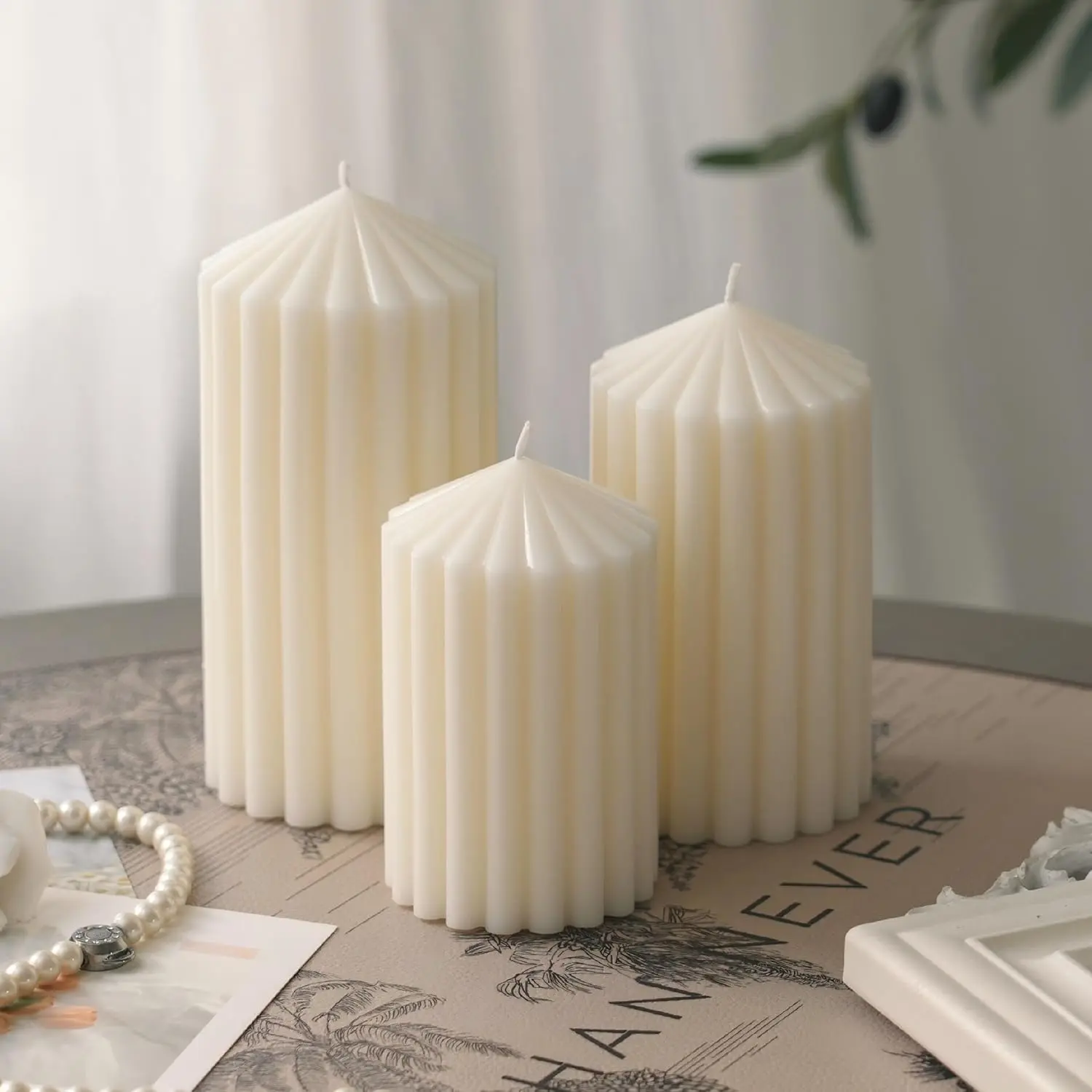 3-Pack White Ribbed Pillar Candles - Soy Wax, Unscented, Smokeless, Non-Toxic, Cotton Wick, 2.76" x 4.2/4.9/5.9 in, Modern Aesthetic Home Decor Candles for Dinner Table, Housewarming Gift, Decoration