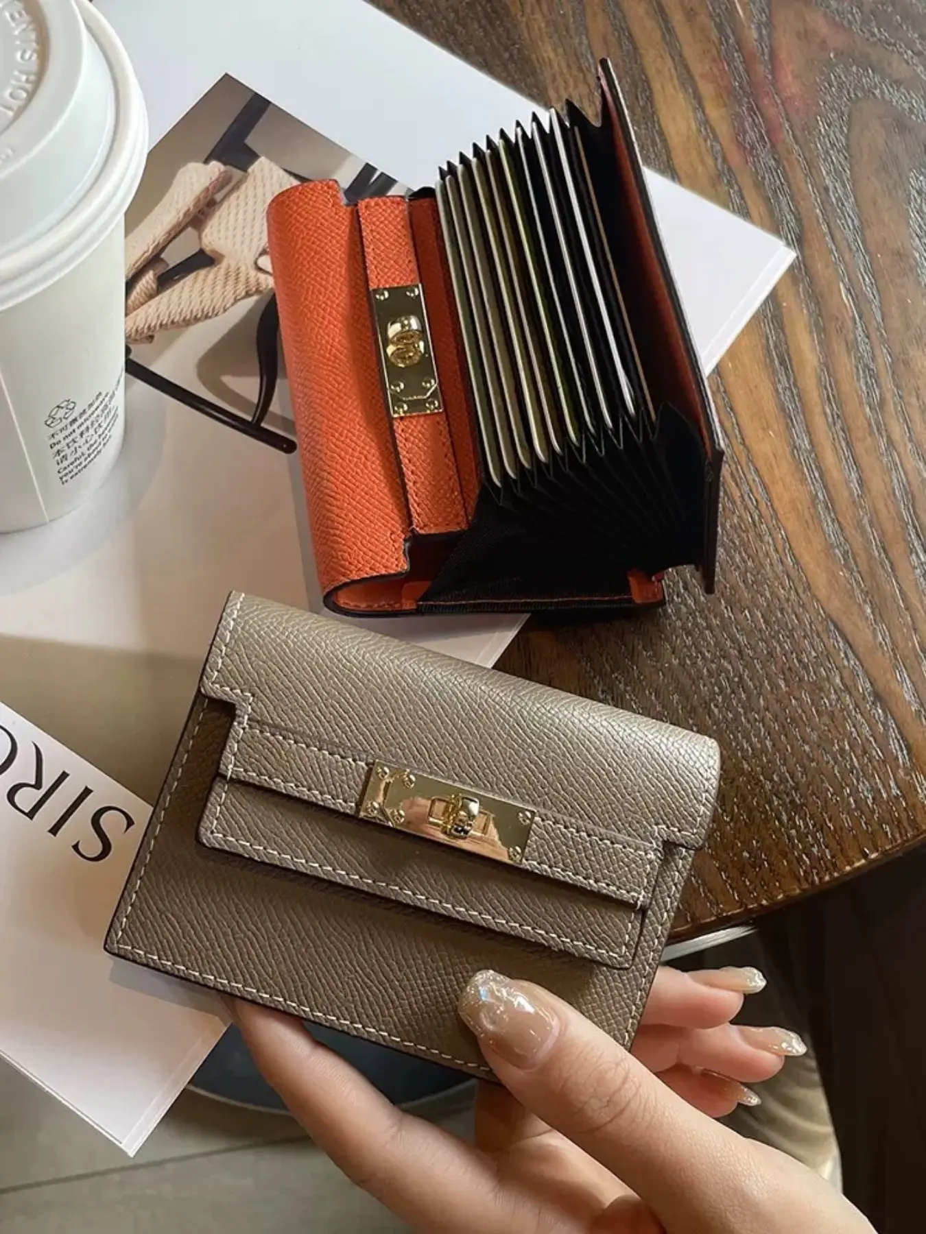 Compact Rfid-Blocking Multi-Slot Leather Card Wallet, Elegant Genuine Leather Credit Card Case, Ideal for Daily Travel