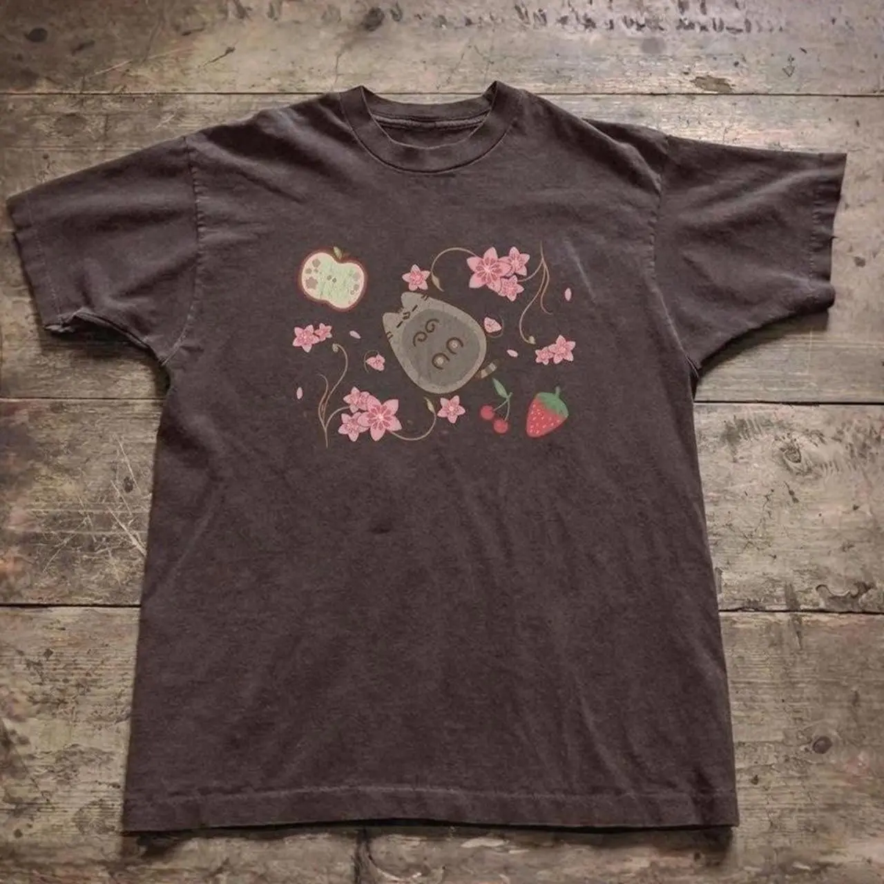 Gildan Men's and Women's T-shirt, Cute Cat With Floral Graphic Tee, Animal Shirt, Heavy Cotton Unisex Shirt, Y2k Unisex Graphic Tees Gothic Grunge Emo Scene Amity Affliction Style Clothes Menswear Womenswear Streetwear