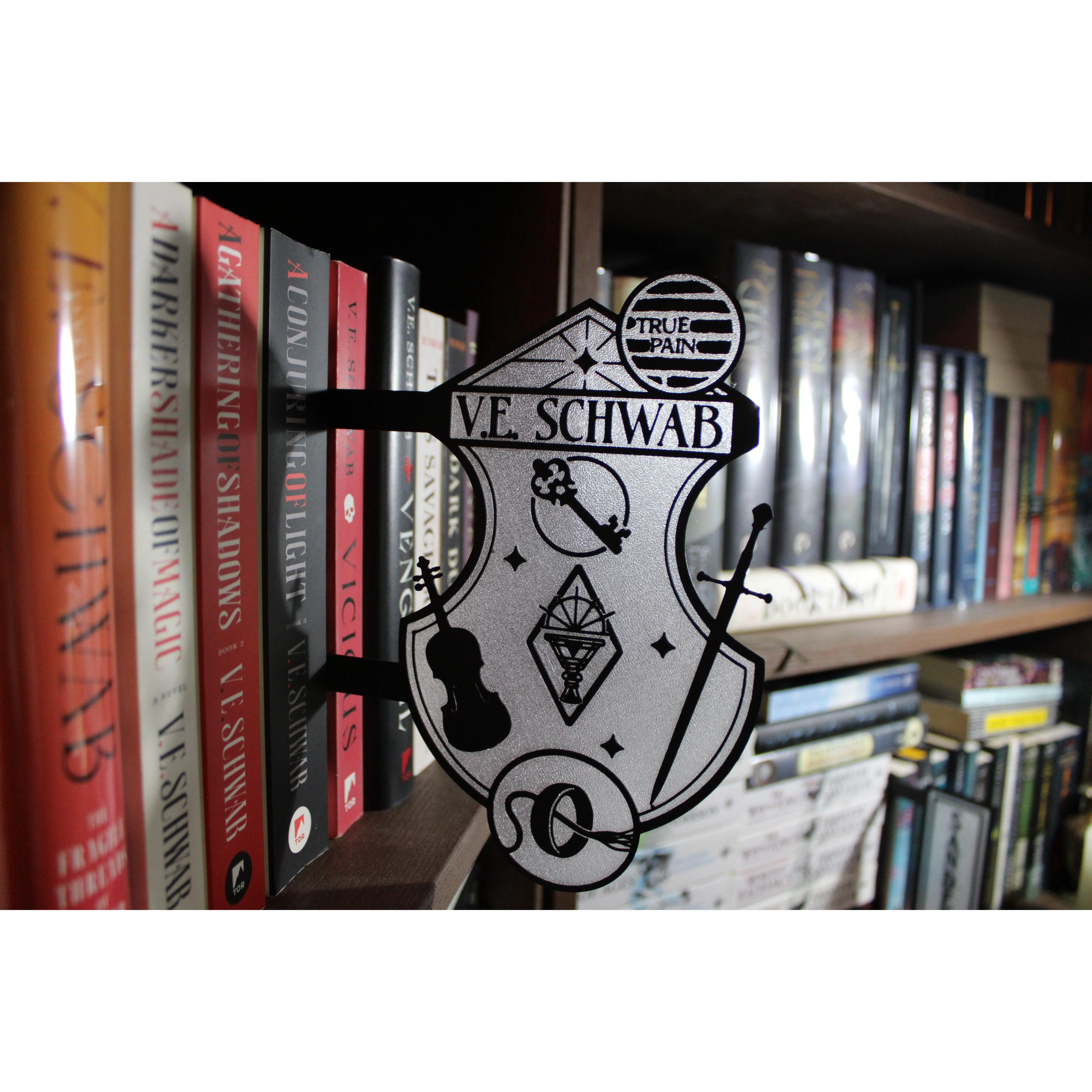 *MTO* V.E. Schwab Author Bookshelf Tab