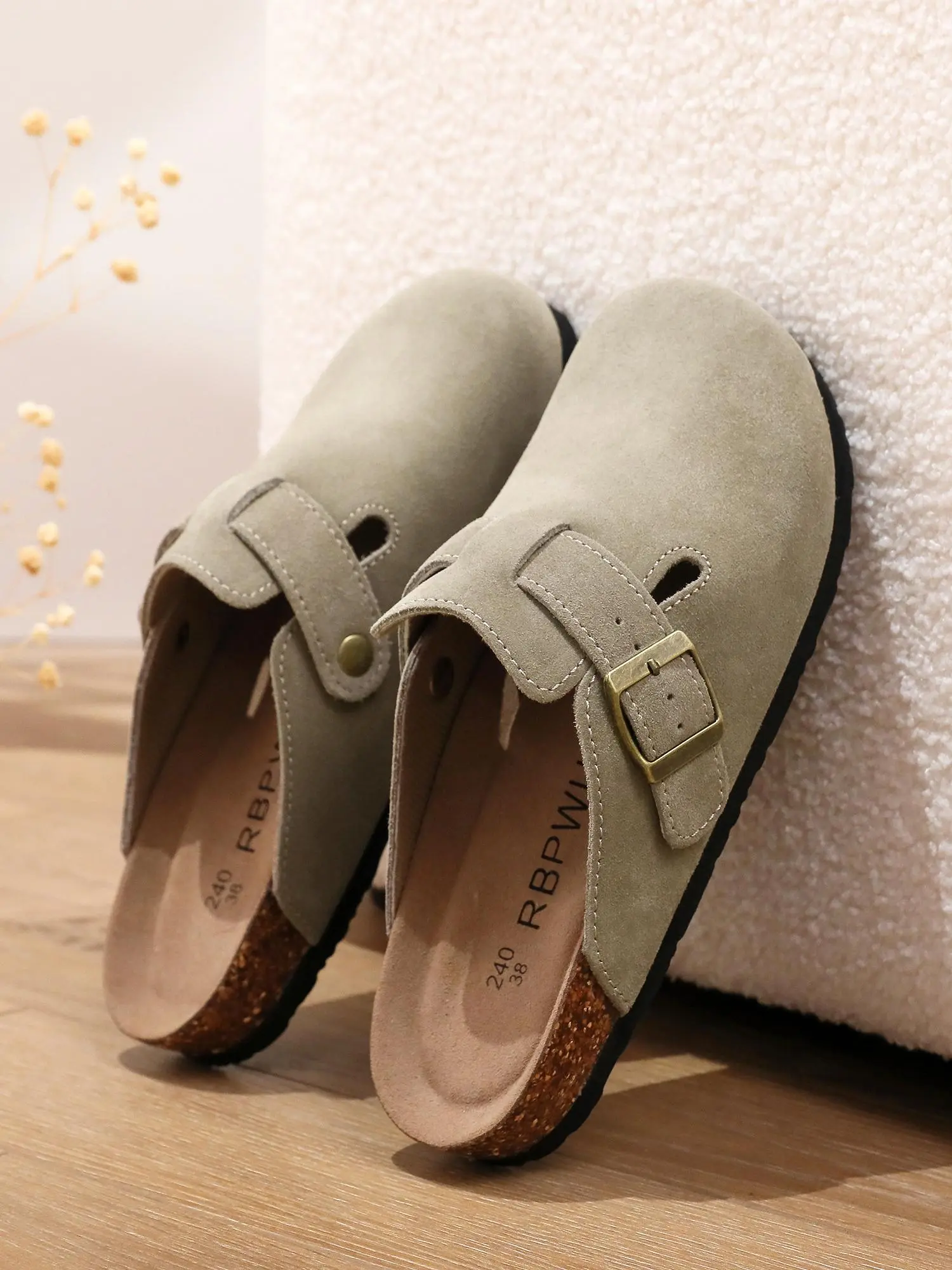 Suede Clogs For Women And Men  with Arch Support-Stylish Leather Mules for Men and Women, Comfortable Potato Shoes with Arch Support for All-Day Comfor