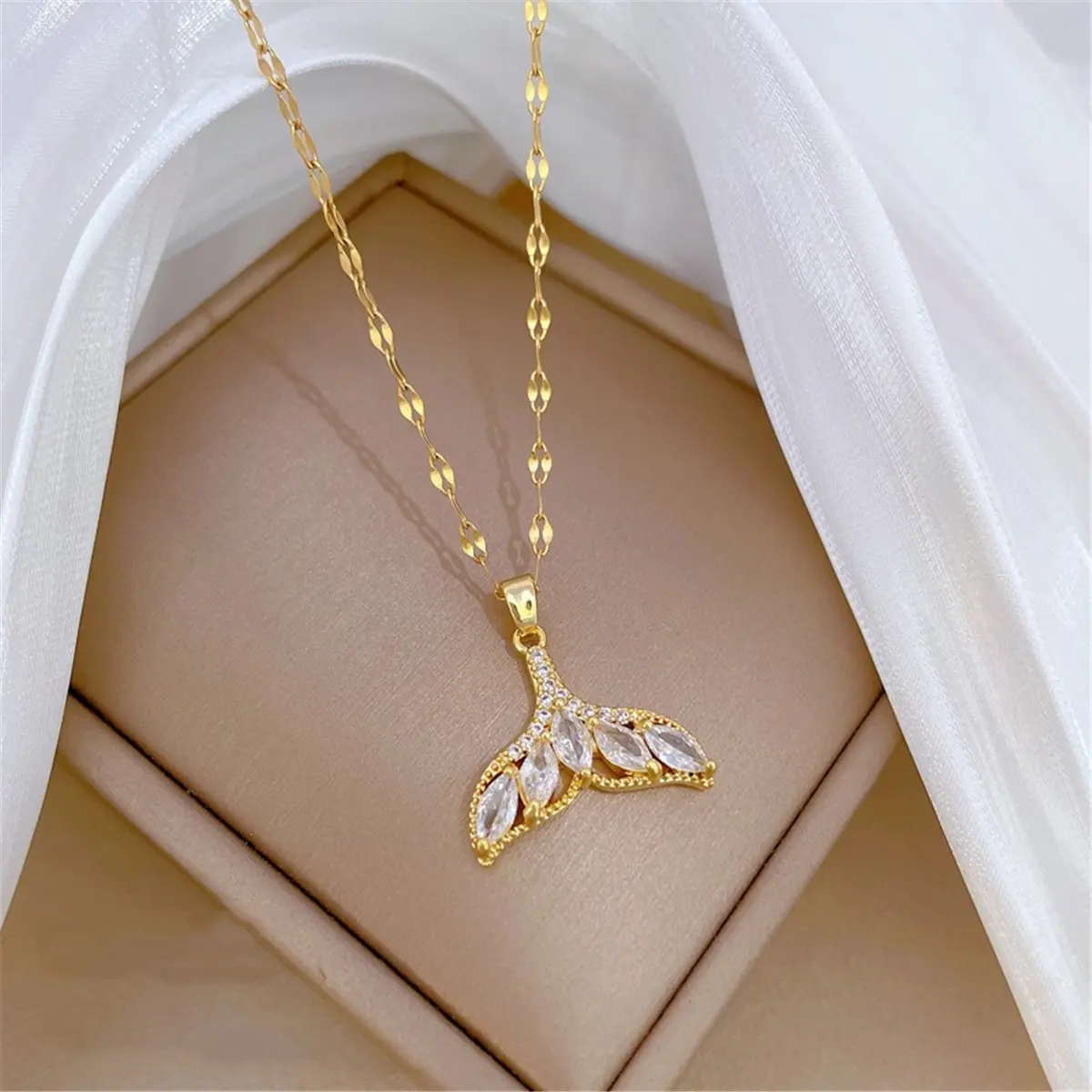 Women's Handcrafted Short-Length Mermaid Tail Pendant Necklace - Costume Jewelry with Sparkly Cubic Zirconia, Vintage Fish Tail Design, Steel Chain, Evening Party, Bridal Accessory, Elegant Daily Wear