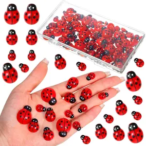 100pcs Flatback Resin Daisy Ladybug Decor Daisy Flower Tiny Ladybug Epoxy Pendants Mini Daisy Ornaments with Box for DIY Craft Cloth Pen Box Home Decoration, 3 Sizes (Red, Ladybug)