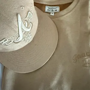 Bin A Don Collection Jack Green 25/8 By AKL Beige Embroidered Hat & T-Shirt Set