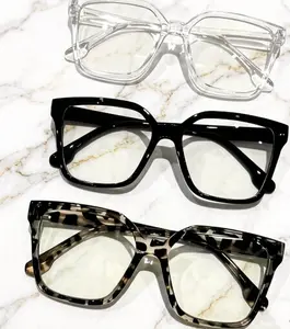 Unbox Your Signature Look. This complete 3-piece set of vintage square clear glasses, with its exclusive case, is more than an accessory—it’s a styling statement ready to wear.