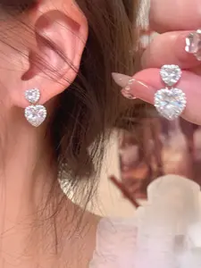 Fashion Trend Luxury High-End Sparkling Heart Earrings, Elegant Rhinestone Studs, Perfect for Special Occasions and Daily Wear