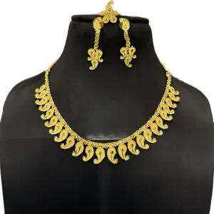 Elegant Gold Tone Necklace and Earrings Set with Intricate Leaf Design for Women's Fashion