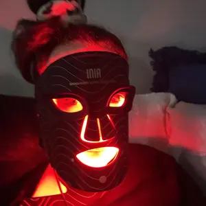 Product Review of INIA GLOW Neck & Chest Red Light Mask – 850nm NIR LED Mask for Wrinkle & Spot Reduction, Lift & Firm in 4 Weeks, Rechargeable 2600mAh Controller, Clinic-Grade Full Coverage, Best Valentine's Day Gift for Her from j**o