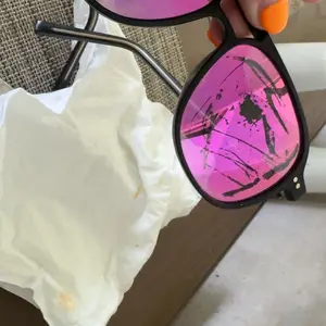 DAX EYEWEAR Briggs Sunglasses - Classic Shades Polarized Sunglasses Frames for Trendy Casual Wear - Hair-Friendly & Tangle-Free Design for Women - UV400 Protection