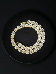 A Cuban chain necklace adorned with dazzling diamonds! This 13mm square diamond necklace blends European and American hip-hop style to create an eye-catching street fashion accessory, Chunky Cuban Chain.