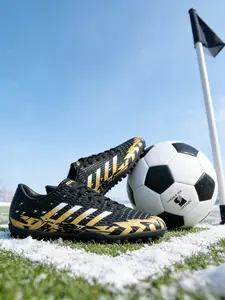 Men's Football Shoes, Elastic Flyknit Lining, Anti-Kick Toe, Rubber Sole, Short Studs, Suitable for Training and Matches