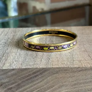 Pre-owned HERMES Floral Motif Enamel Narrow Bangle Bracelet