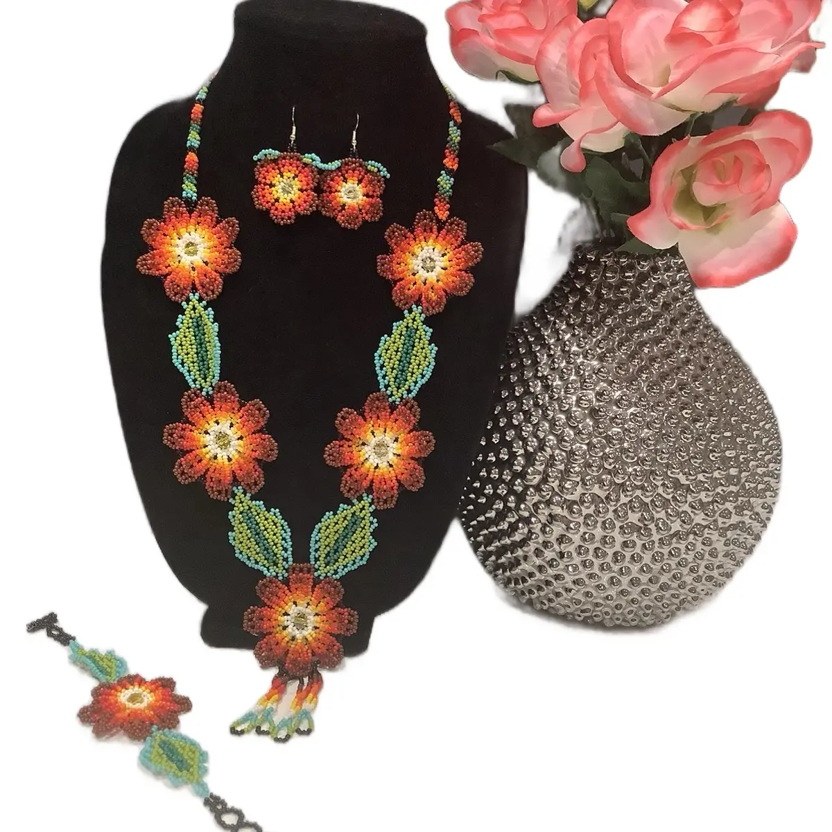 Aitanna Artisanal Necklace - Elegant Design with Unique Elements, Perfect for Any Occasion