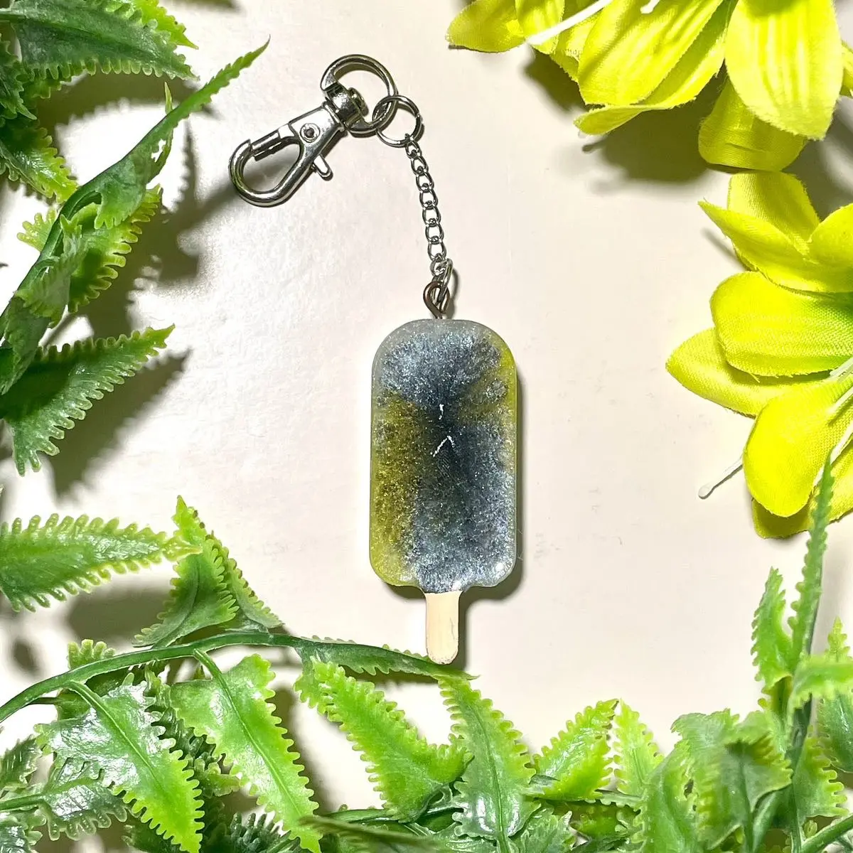 Bee popsicle keychain