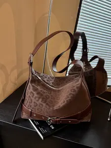 Women's Shoulder Bag Crossbody Fashionable Patterned Bag Leopard Print Design Pendant Versatile Daily Commuting Business Trip Shopping Accessory