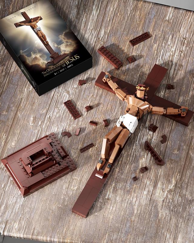 Jesus Crucifixion Building Blocks Set, Compatible Lego Religious Christian Toy Gift for Adults & Kids, Bible Story Model for Home Church Office Decor, 588 PCS