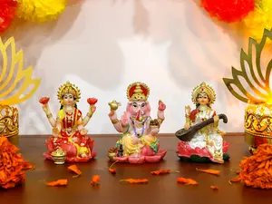 Ganesha Lakshmi Saraswati for Car 2.5”H Small Polystone Hindu God Lord Ganesh Idol Statue Murti for Vehicle Dashboard Decor Diwali Pooja Gift Indian Home Office Temple Mandir Altar Puja Item