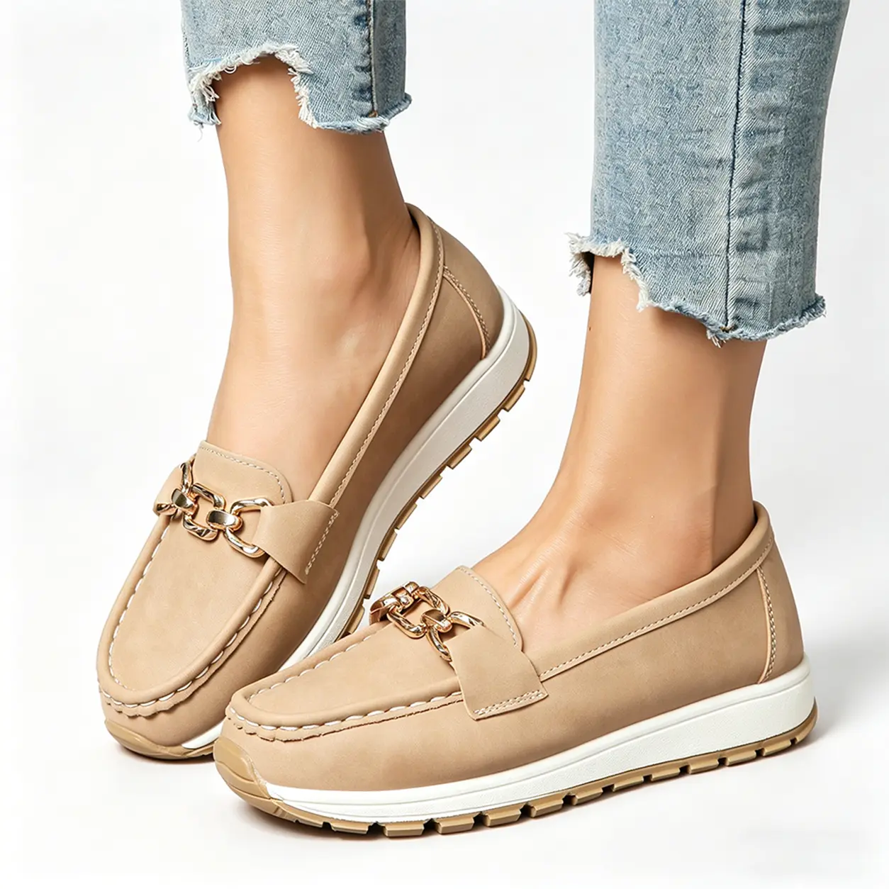 Women’s leather loafers with gold chain, comfortable chunky-soled casual and stylish flats for commuting
