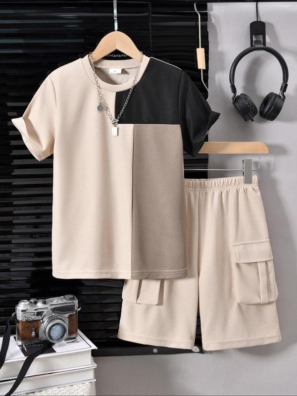Two-Piece Set Boy's Colorblock Print Short Sleeve Tee & Plain Pocket Elastic Waist Shorts, Casual Comfort and Functionality Round Neck T-shirt & Cargo Shorts for Summer, Kids Clothes for Daily Wear