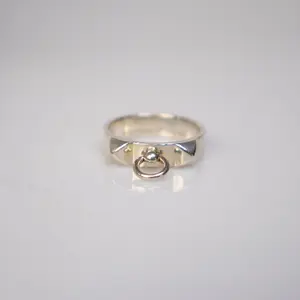 Pre-owned HERMÈS Metal Bag Accessories Silver 925 Collier Ring H26023394