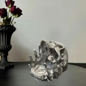 Gothic Skull Design Ashtray, 3D Resin Skull with Red Blood Detail for Home, Bar, Office Decoration, Unique Horror Style Accessory, Gift Ornaments, Sculpture Desk Decor