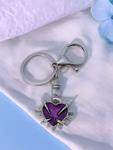 Gothic Heart Skull Keychain with Thorns, Liquid Metal Design, Large Heart Pendant for Unique Style, Perfect Accessory for Gothic Lovers, Keychain for Bags