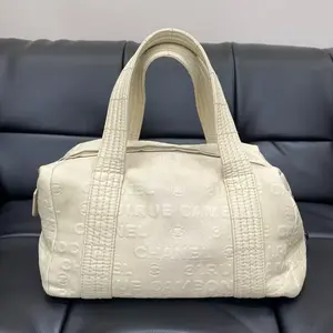 Pre-owned CHANEL cowhide Shoulder Bags White Calfskin Embossed Handbag with Silver Hardware