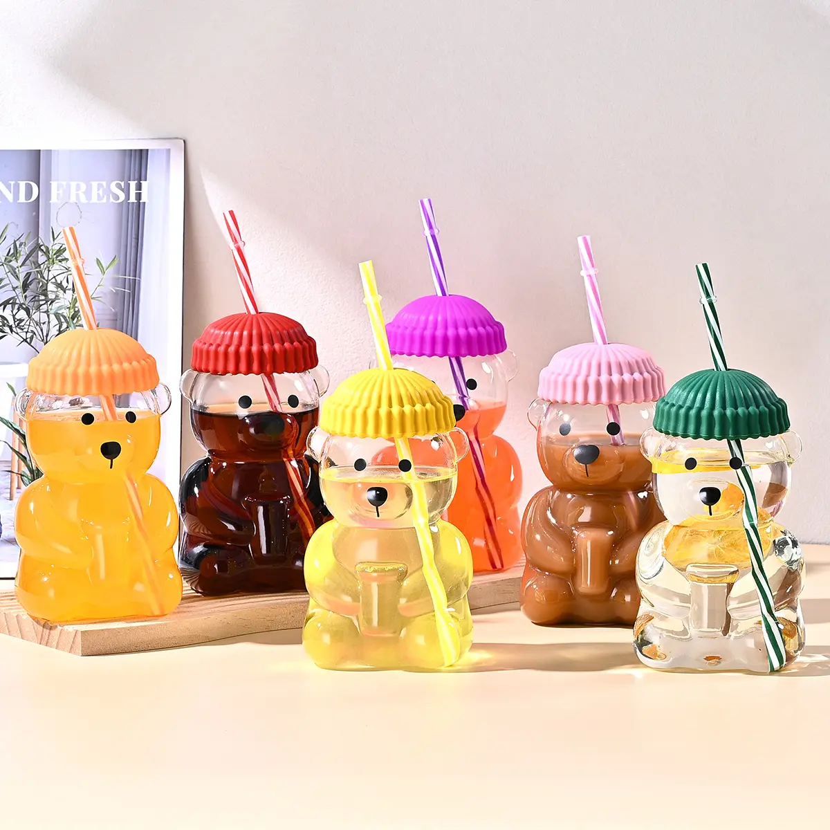 Adorable Bear-shaped Drinkware with Straw and Lid, Available in Various Colors, Perfect for Beverages and Desserts