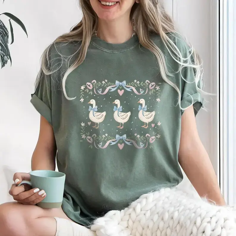 Comfort Colors Women's Retro 80s Vintage Goose Graphic Tee, Funny Casual Short Sleeve Cotton Crewneck T-Shirt, Shortsleeve, Printed, Everyday, Round Neck, 80S Aesthetic