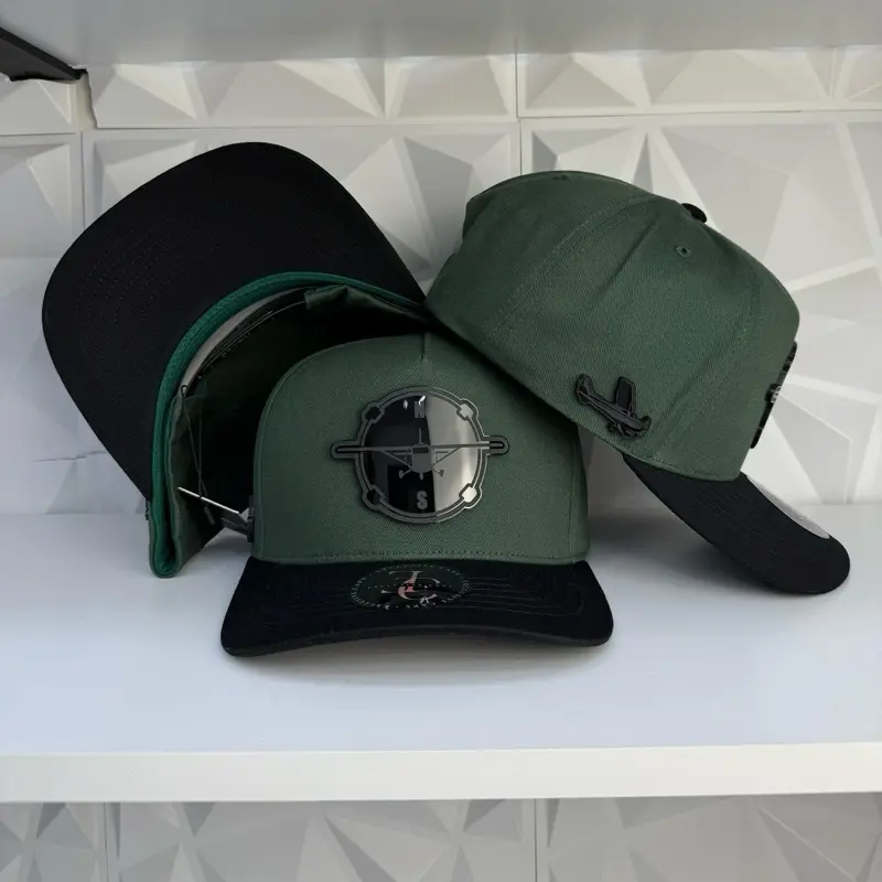 Compass plate SnapBack hat-green/black Compass plate SnapBack hat-green/black