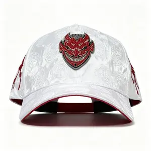 The popular white rose-patterned hat of 2026, featuring red rhinestones, is a fashionable hip-hop trend, and is an adjustable baseball cap