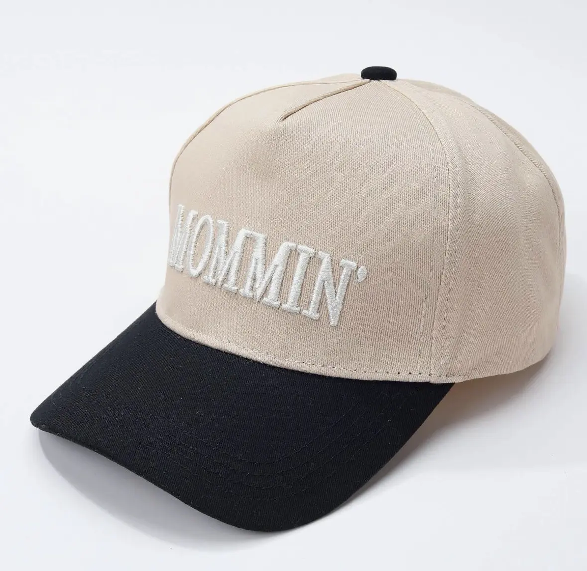 "MOMMIN'" Black & Cream Embroidered Baseball Cap