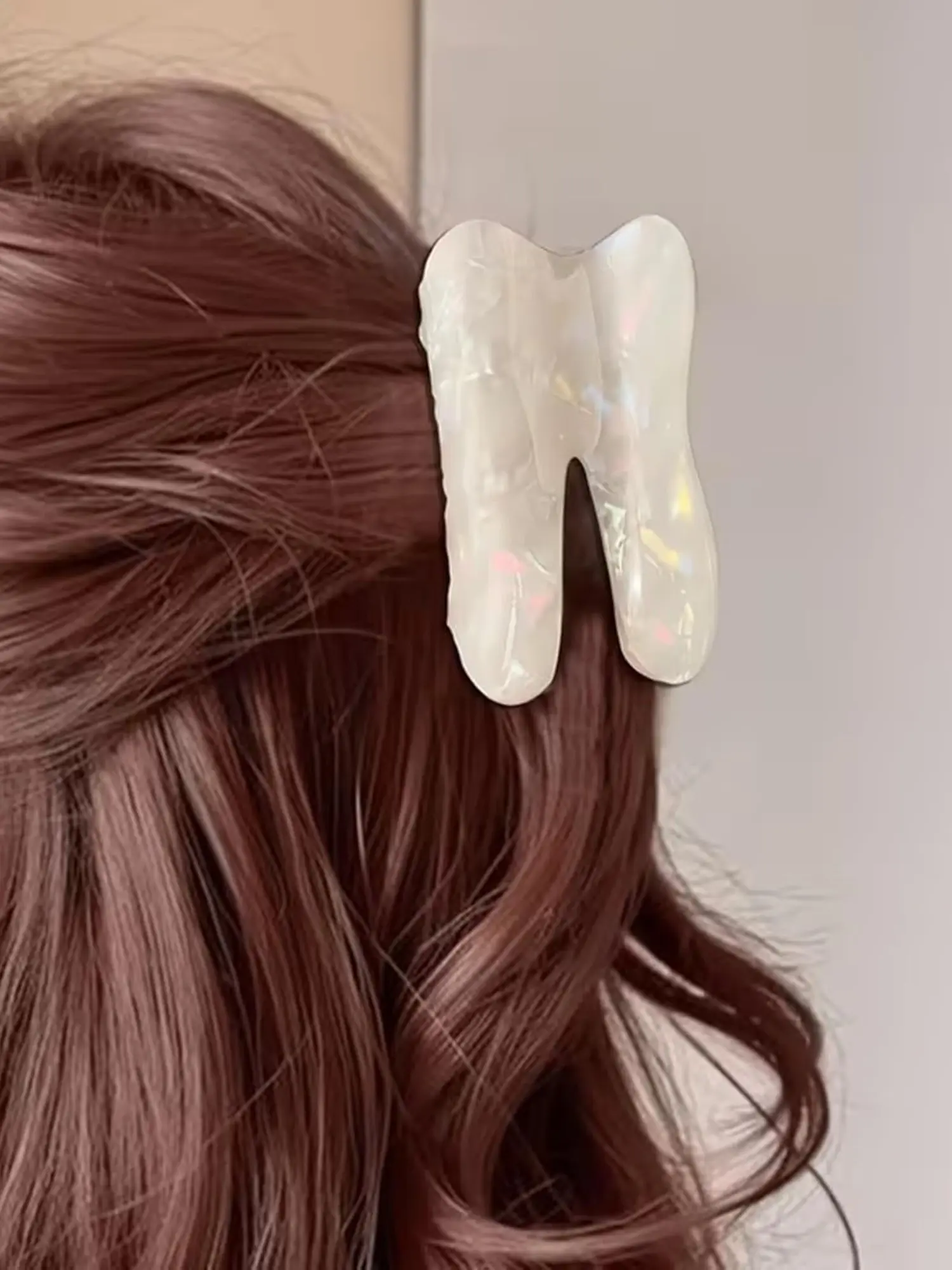 1PC Tooth Hair Clips Personalized White Tooth Acetate Hair Claw Clip Funny Acrylic No-Slips Hair Barrettes Oral Doctor Creative Jaw Clip Cute Hair Accessories for Dentist Nurse Women Holiday Gifts Anti Slip Clips